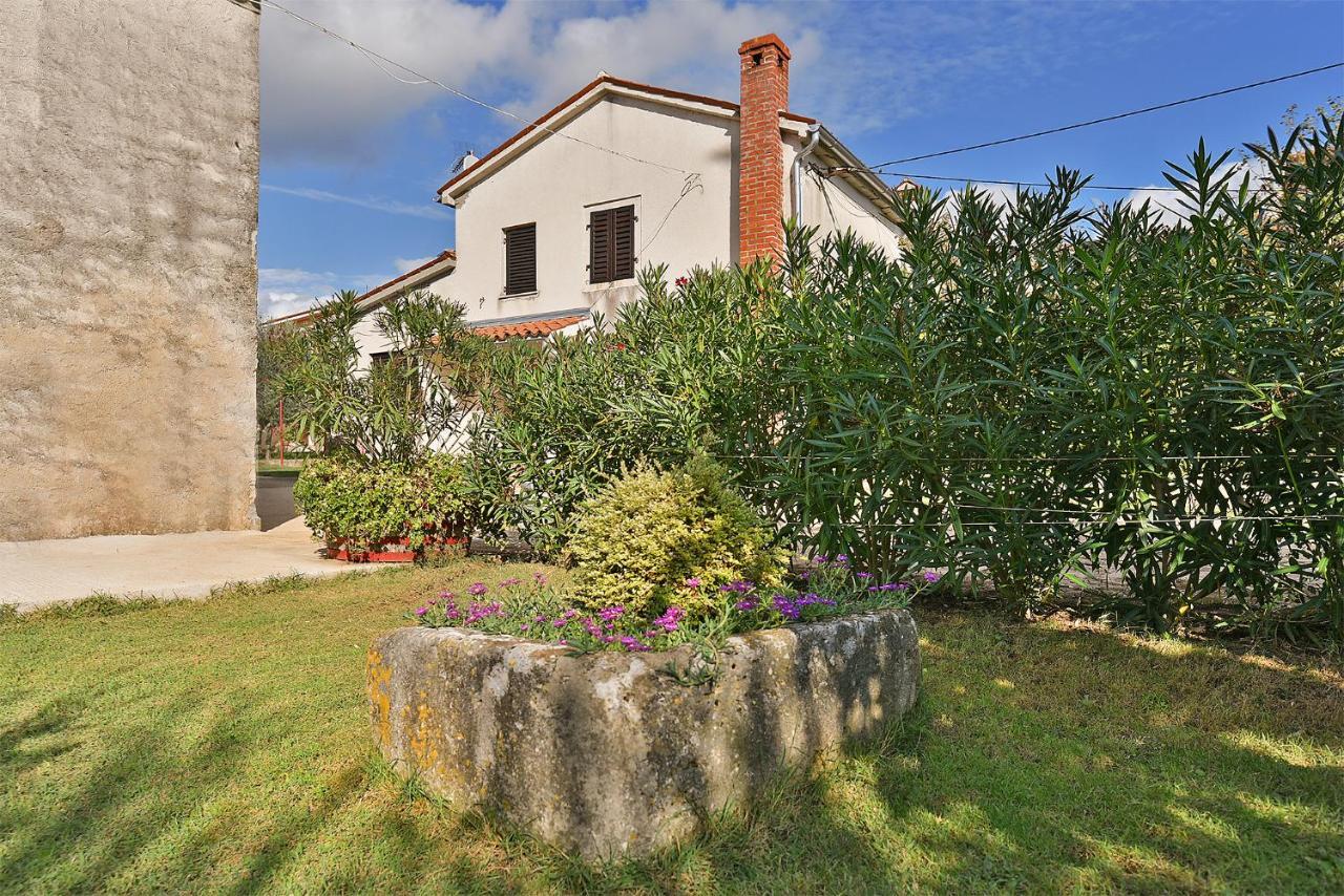 Villa House Monteci 1378 Galižana Exterior foto